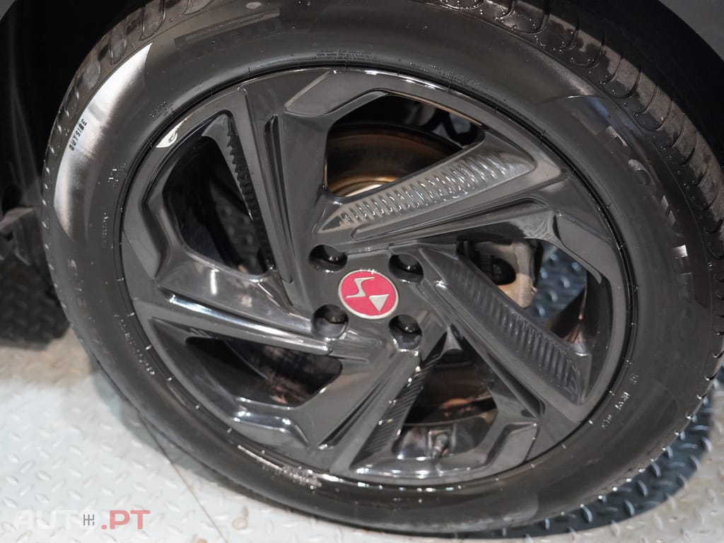 DS DS3 Crossback E-Tense Performance Line