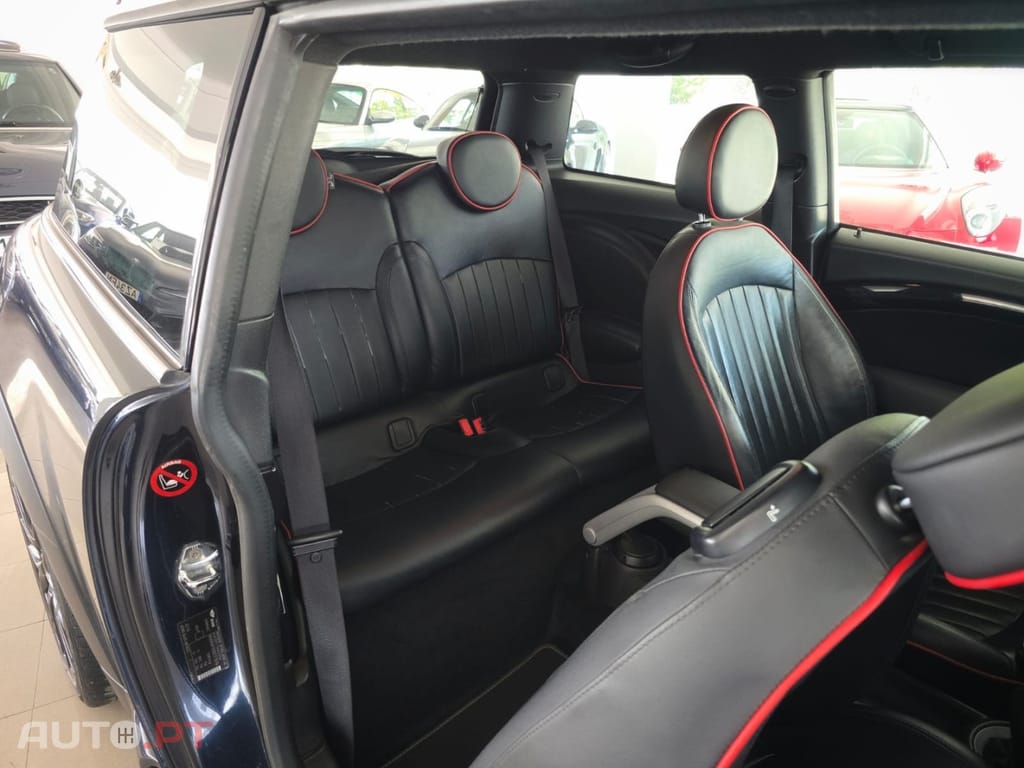 MINI Cooper John Cooper Works