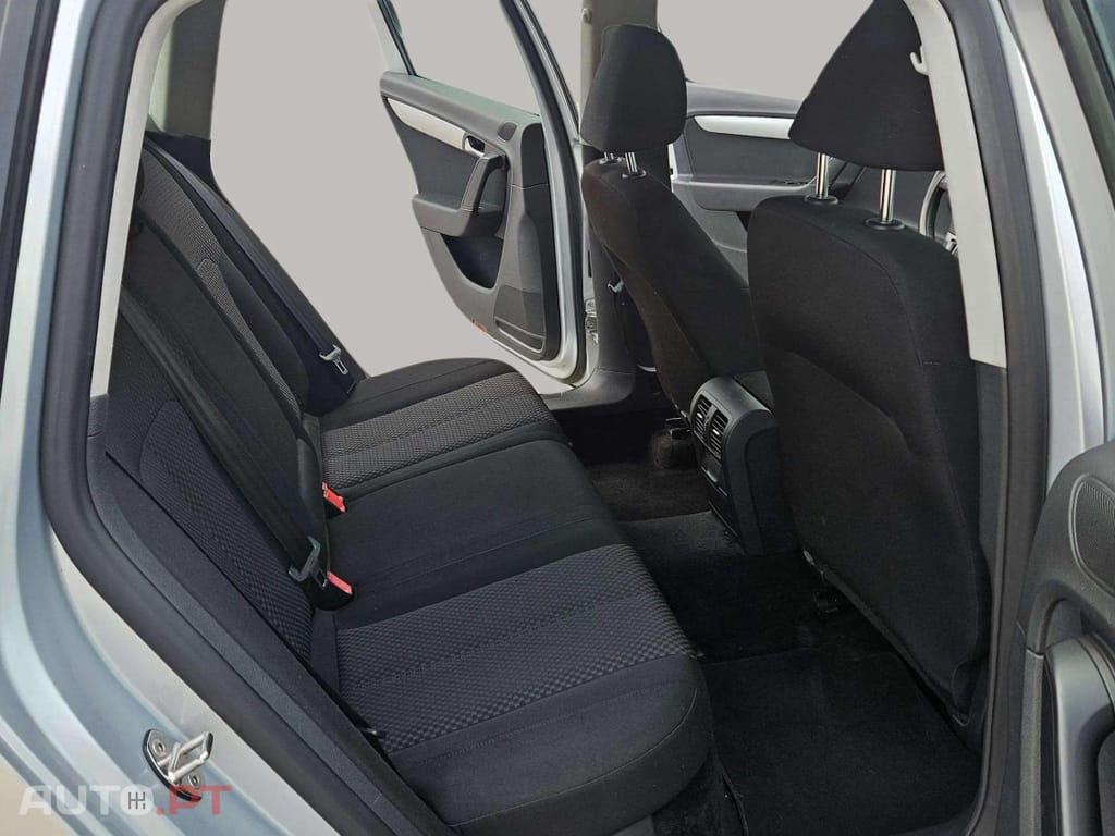 Volkswagen Passat Variant 1.6 TDi BlueMotion Highline