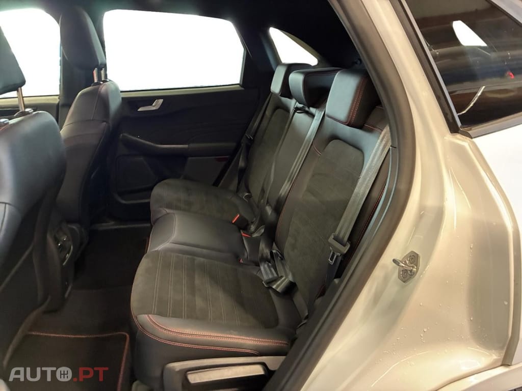 Ford Kuga 2.5 FHEV ST-Line X