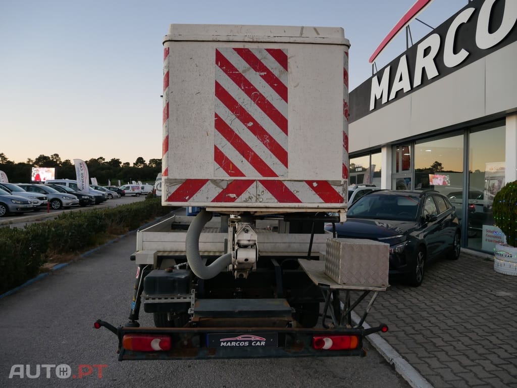 Nissan Cabstar Cab.3.0 dCi 35.15/1 Co.C.Reb.Connect — fotografia 5
