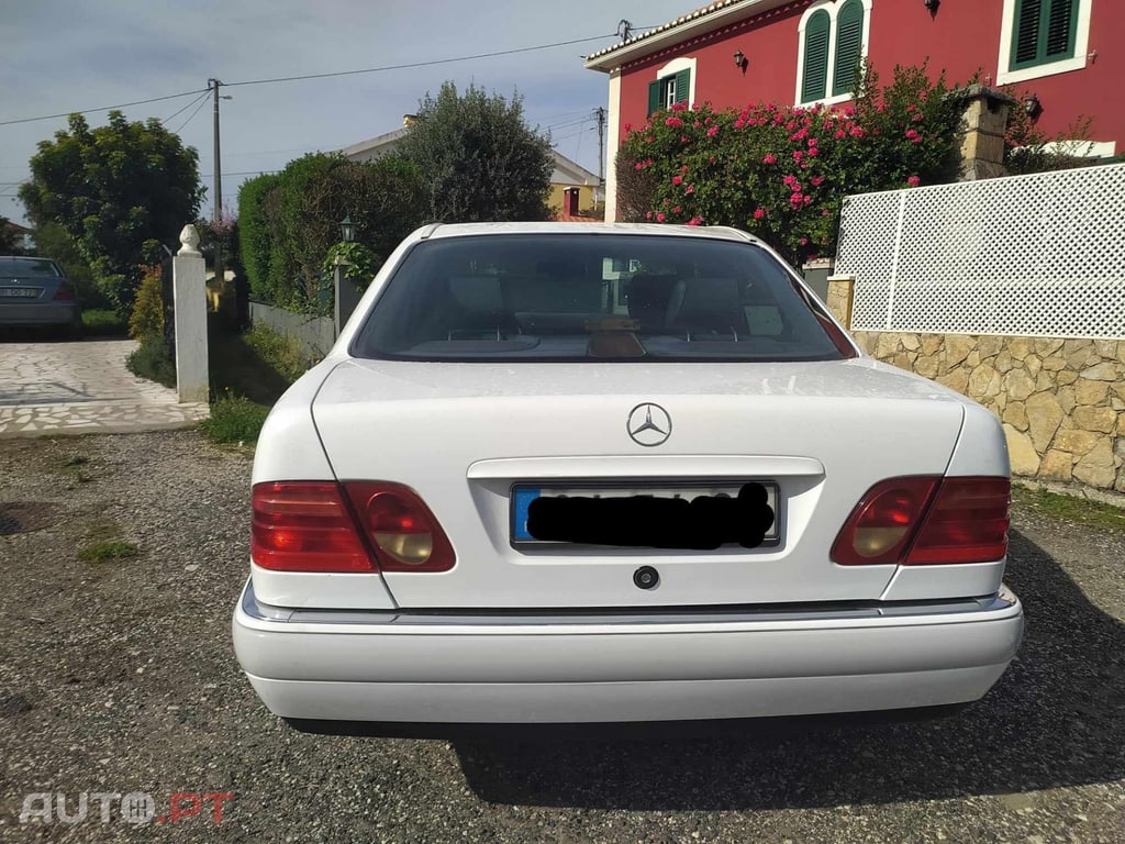 Mercedes-Benz E 220 d Elegance