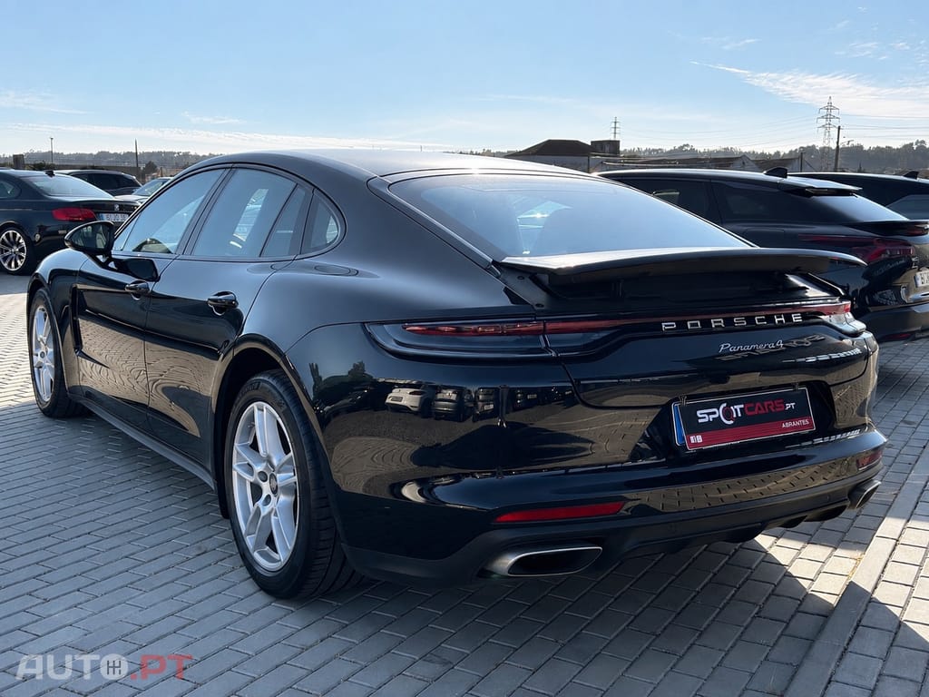 Porsche Panamera 4