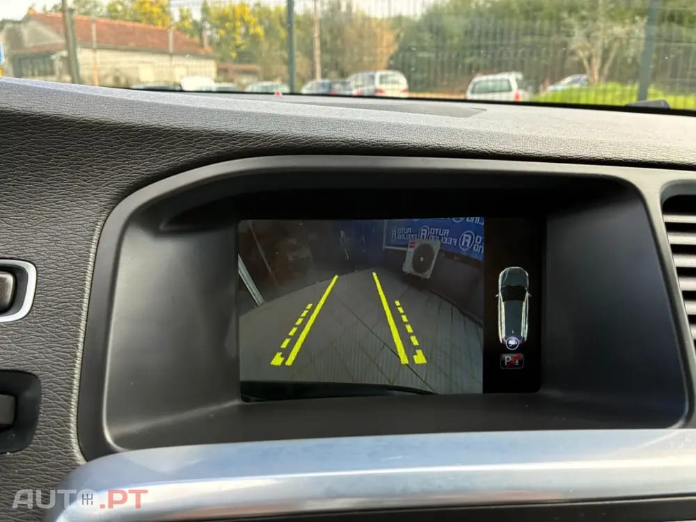 Volvo V60 2.4 D6 R-Design Momentum AWD Phev