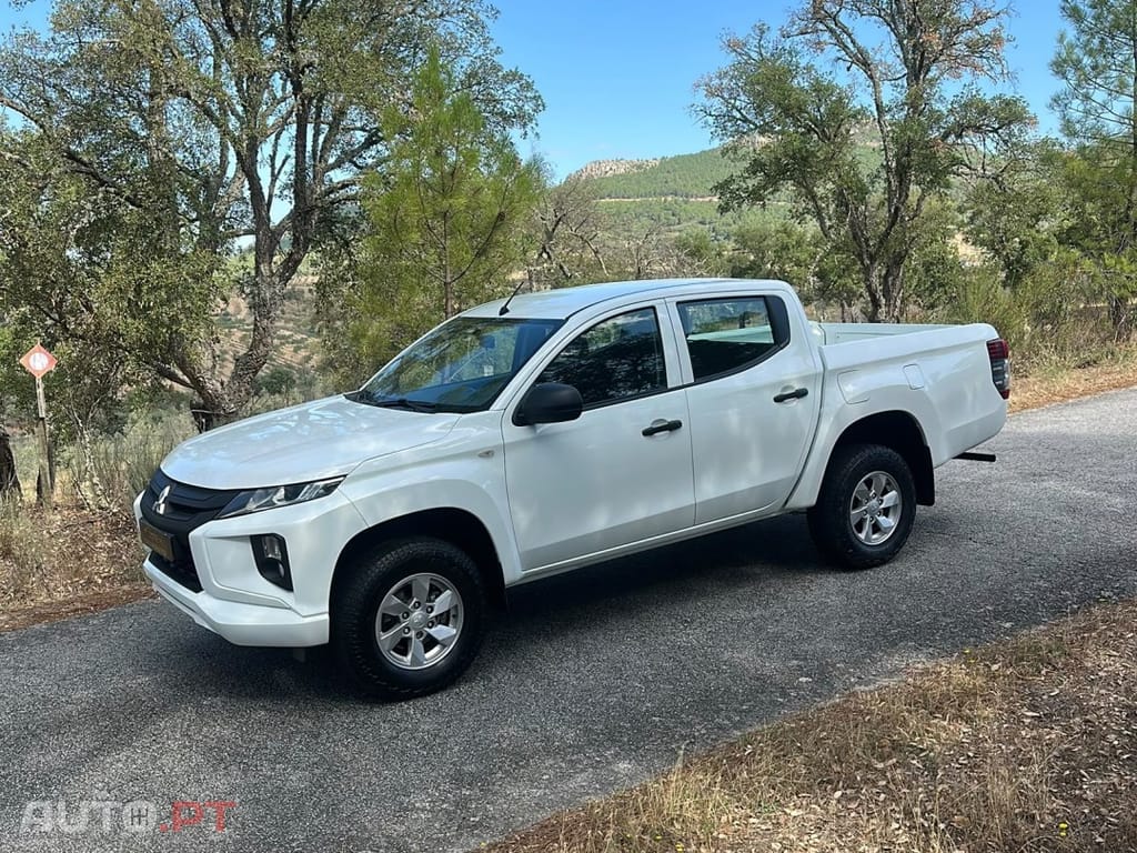 Mitsubishi L200 2.3 DI-D CD Invite 4WD