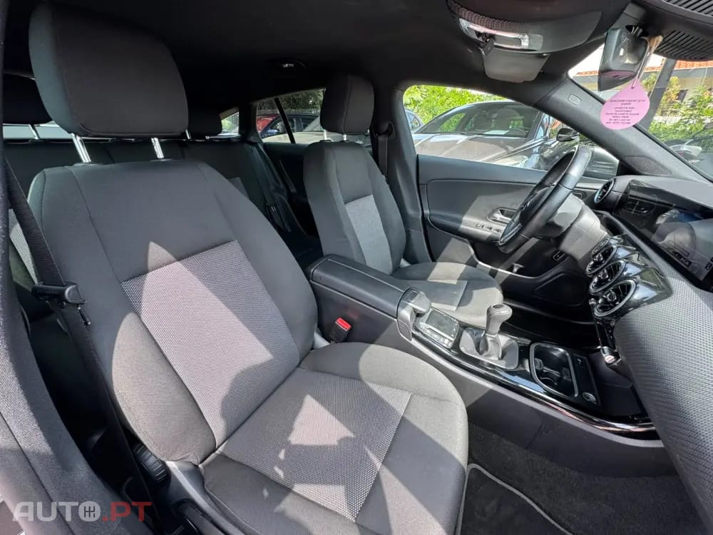 Mercedes-Benz CLA 180 d Shooting Brake Business Solutions