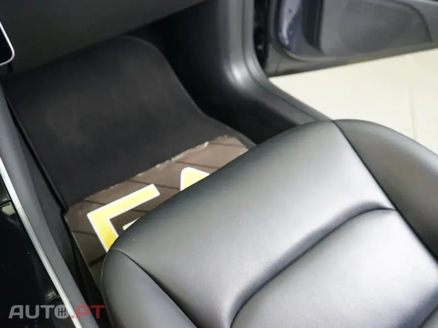 Tesla Model 3 Standard Range Plus RWD