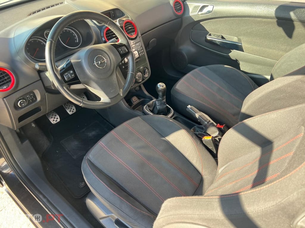 Opel Corsa 1.2 Black Edition