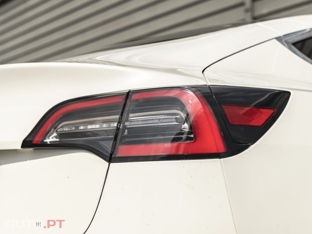 Tesla Model 3 Standard Range Plus RWD