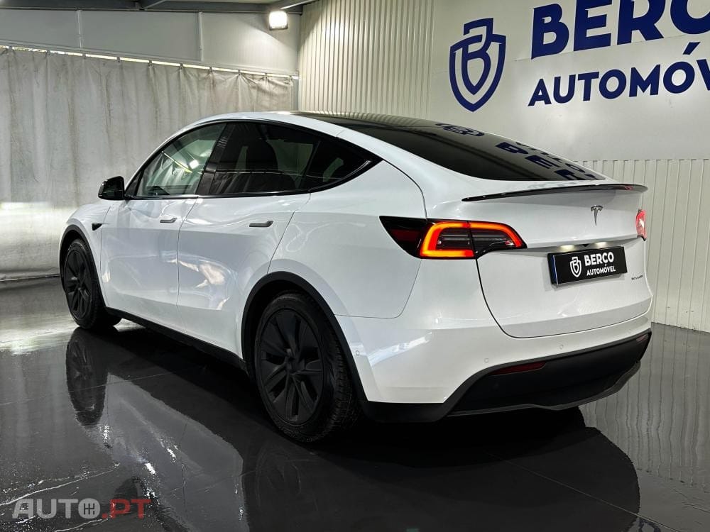 Tesla Model Y Long Range Dual Motor AWD