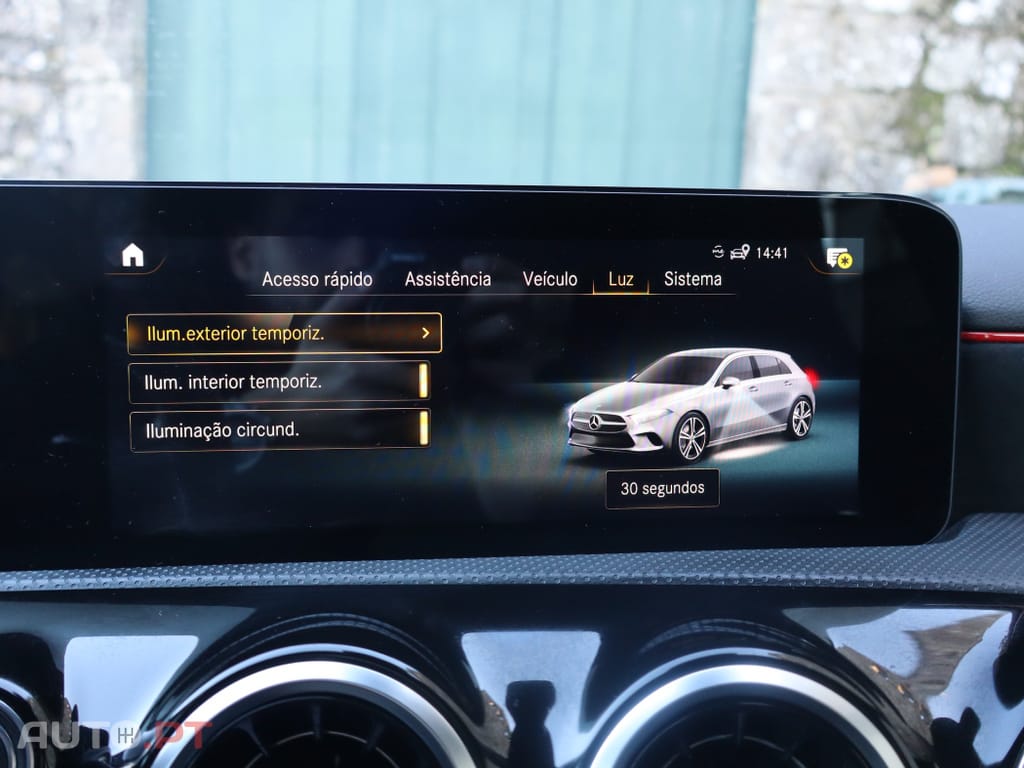 Mercedes-Benz A 250 e AMG Line