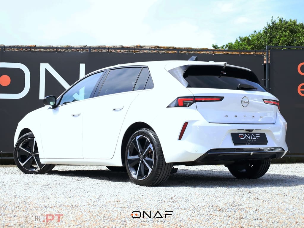 Opel Astra 1.2 T-Elegance 130Cv