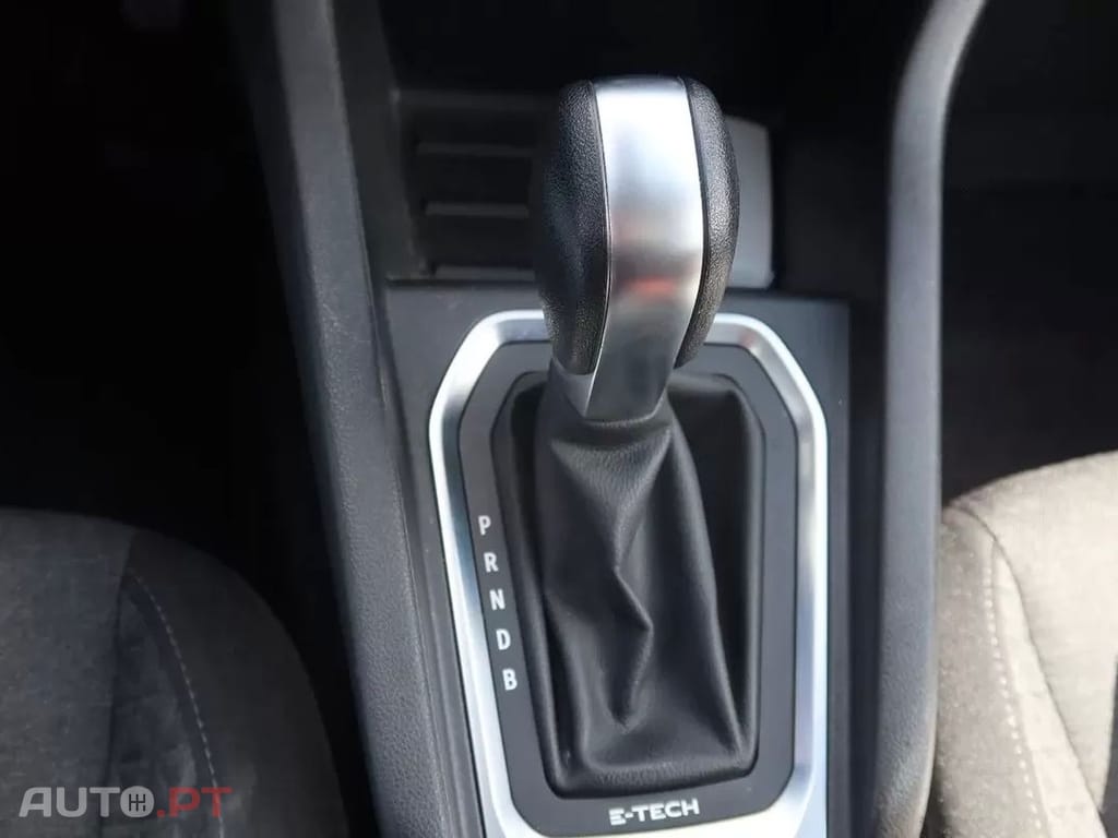 Renault Clio 1.6 E-Tech Intens