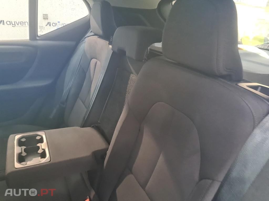 Volvo XC40 1.5 T5 PHEV Momentum Plus