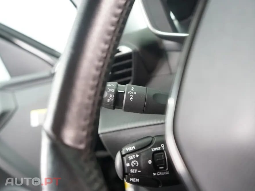Peugeot 2008 1.2 PureTech Allure
