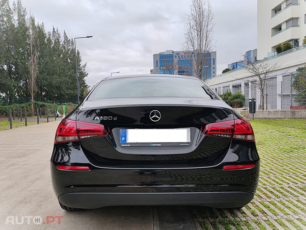 Mercedes-Benz A 180 d limousine style