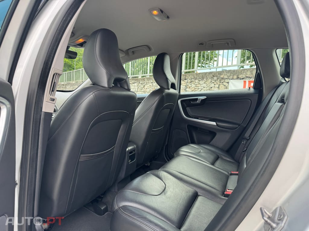 Volvo XC60 2.0 D3 Momentum Geartronic