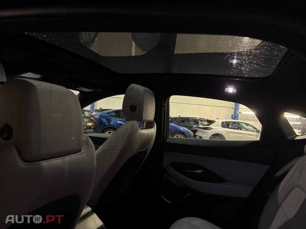 Jaguar E-Pace P300e AWD R-Dynamic HSE