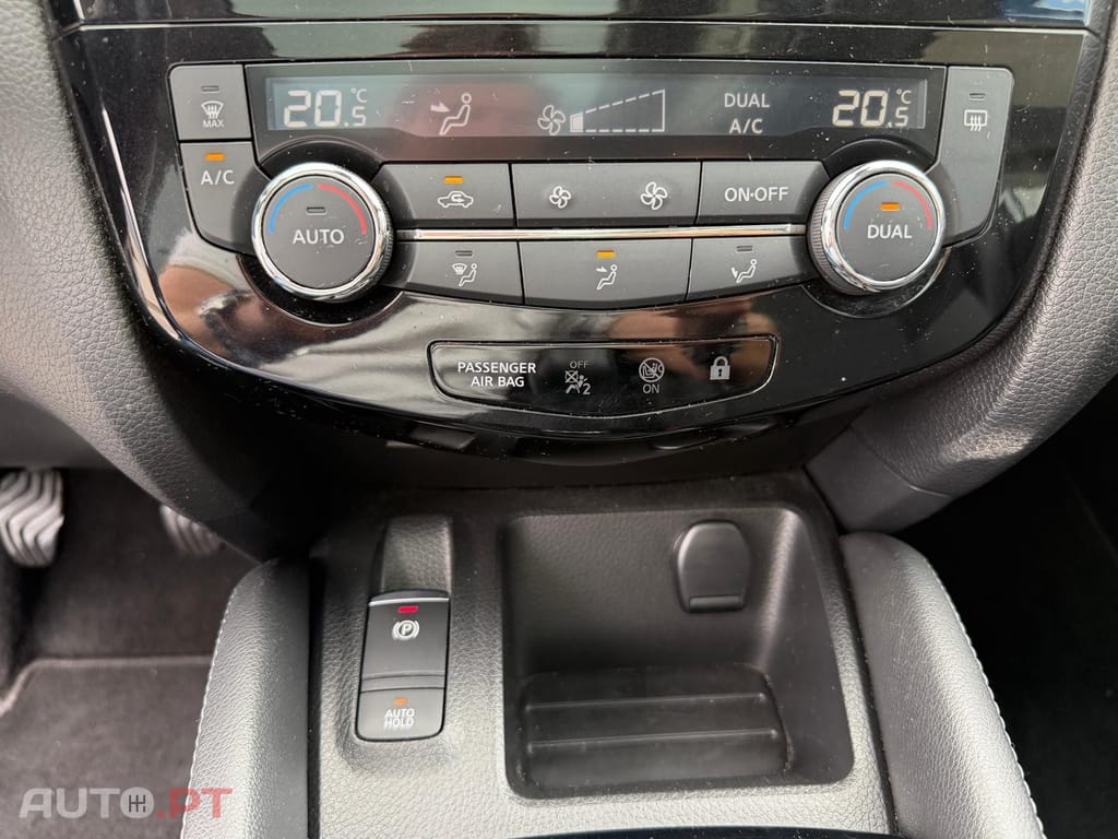 Nissan Qashqai 1.5 dCi N-Connecta J18