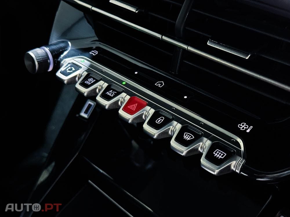 Peugeot 208 1.2 Hybrid Allure e-DCS6