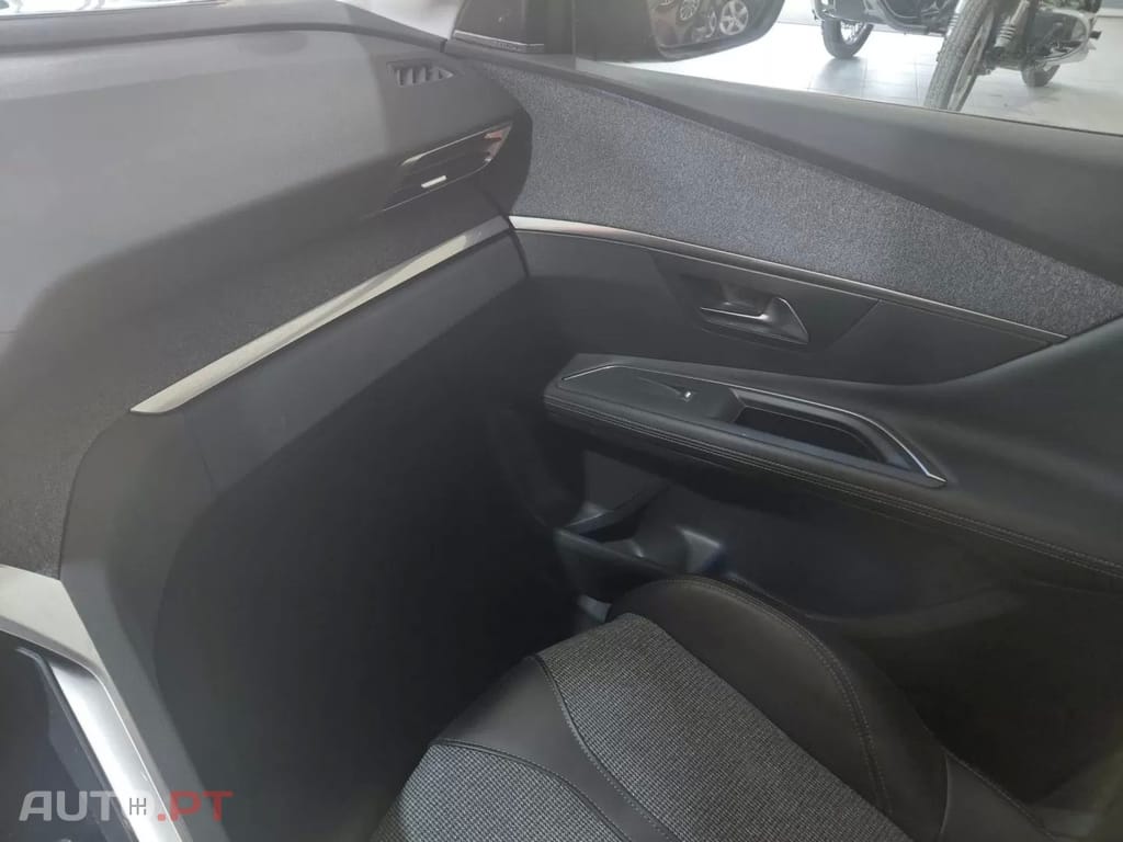 Peugeot 3008 1.2 PureTech Allure EAT6
