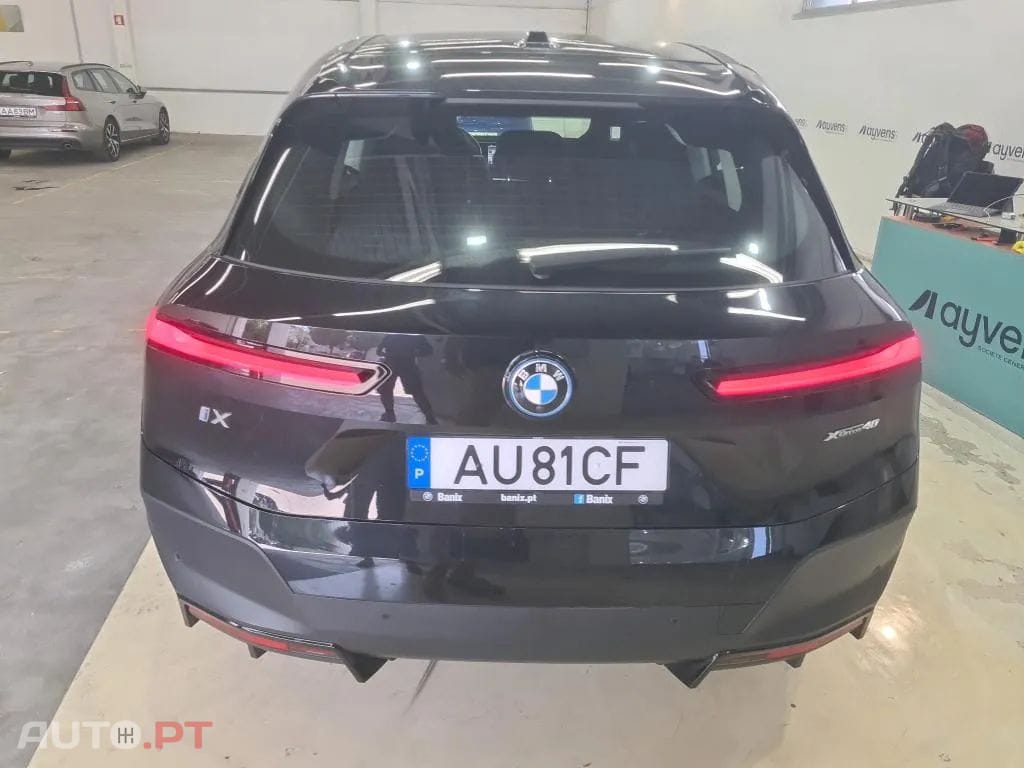 BMW iX xDrive 40