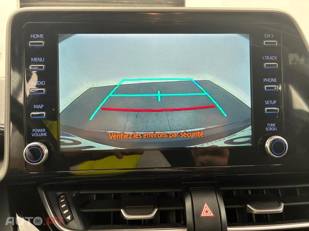 Toyota C-HR 1.8 Hybrid Dynamic Business Beyond