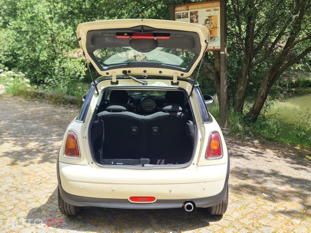 MINI Cooper Cooper D