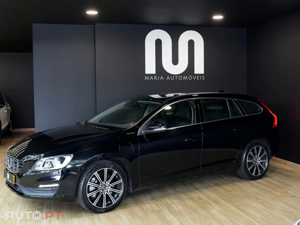 Volvo V60 2.4 D6 Momentum AWD Phev