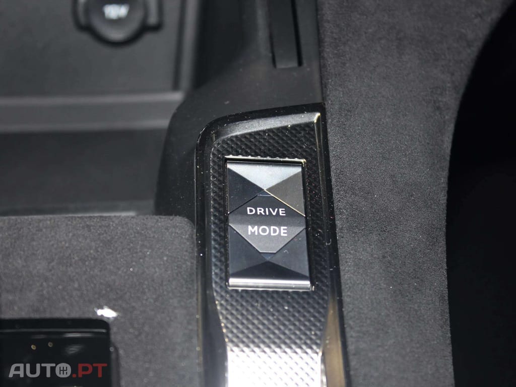 DS DS7 E-Tense 4x4 Performance Line +