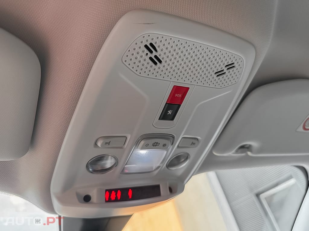 Peugeot 2008 PureTech 100 Allure