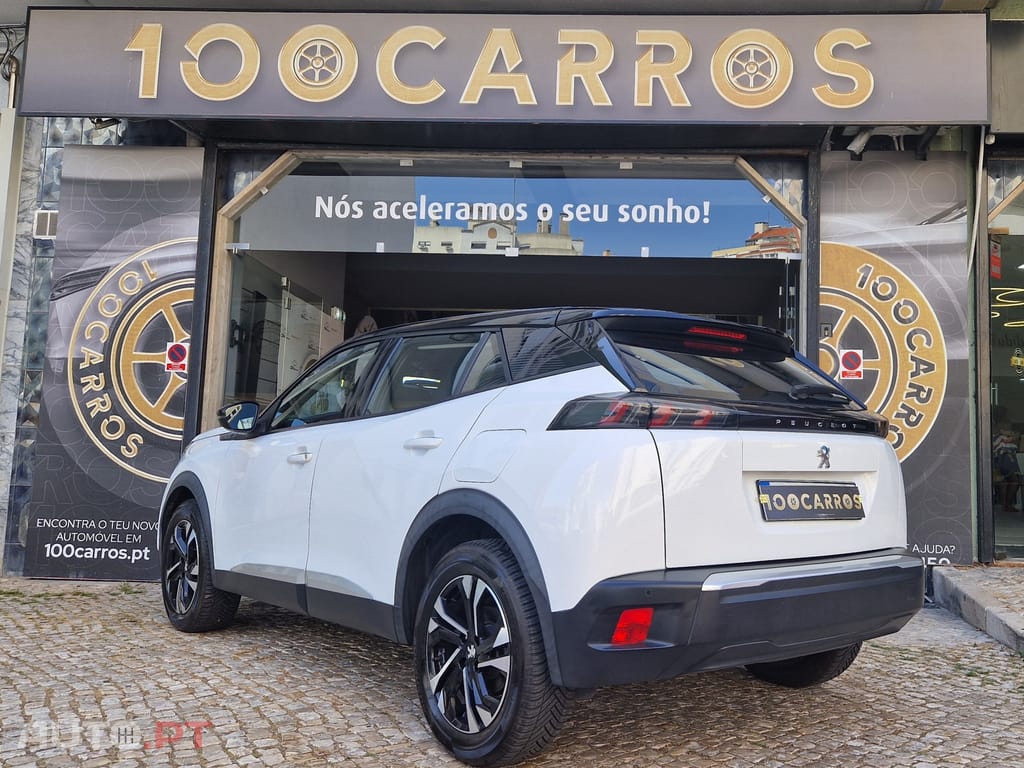 Peugeot E-2008 50 kWh Active Pack