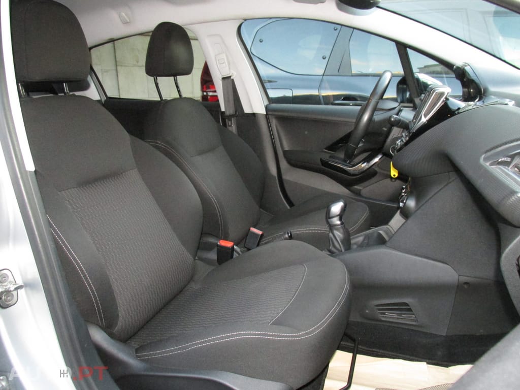 Peugeot 208 1.6 BlueHDi Style