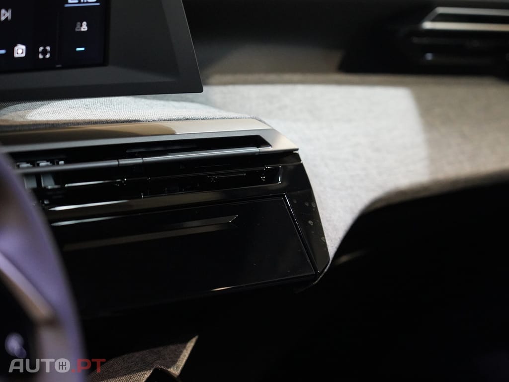 Peugeot 3008 1.2 Hybrid Allure e-DCS6