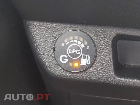 Renault Clio 1.0 TCe Limited Bi-Fuel