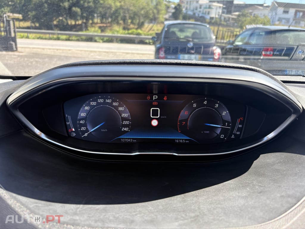 Peugeot 3008 1.2 PureTech Allure EAT8
