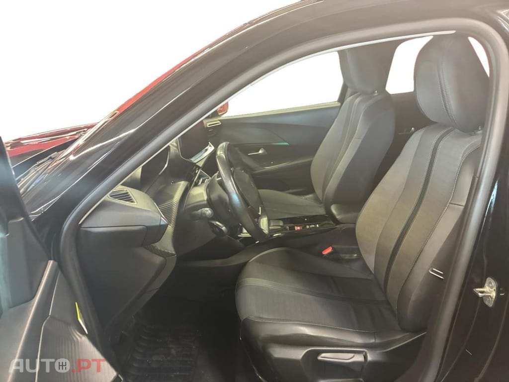 Peugeot E-2008 50 kWh Allure Pack