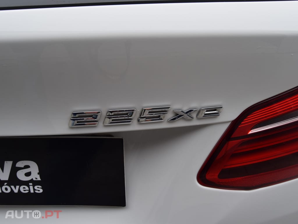BMW 225 xe