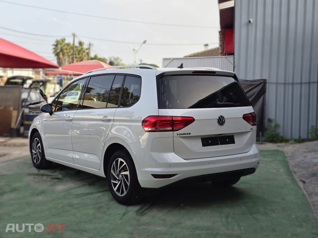 Volkswagen Touran 1.6 TDI R-Line DSG