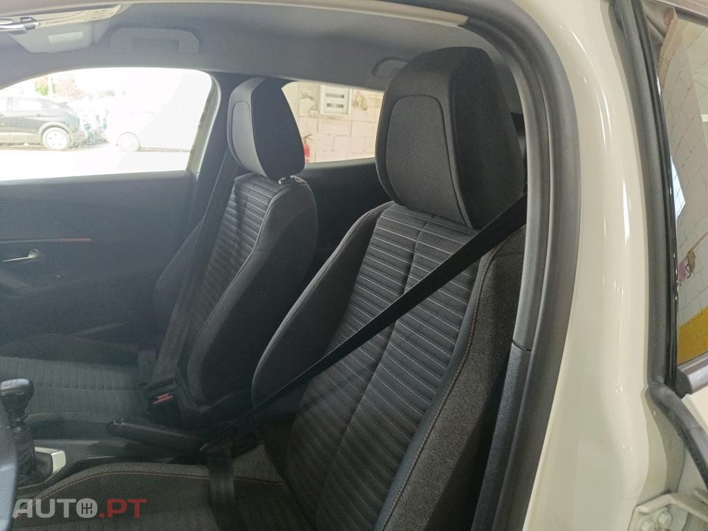 Peugeot 2008 1.2 PureTech Active