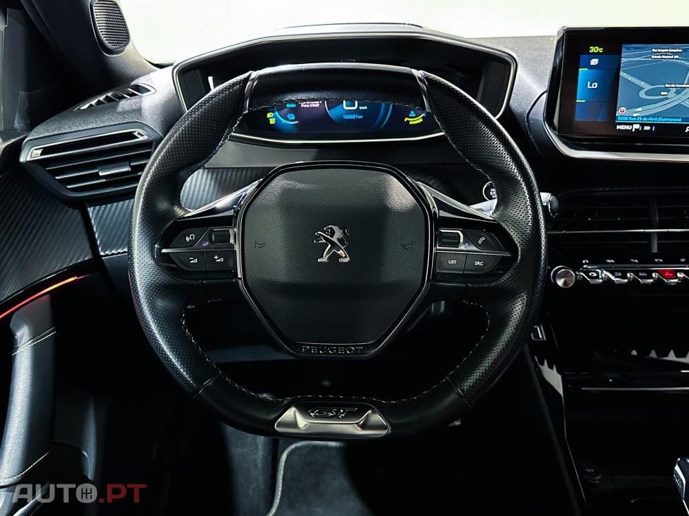 Peugeot E-2008 50 kWh GT