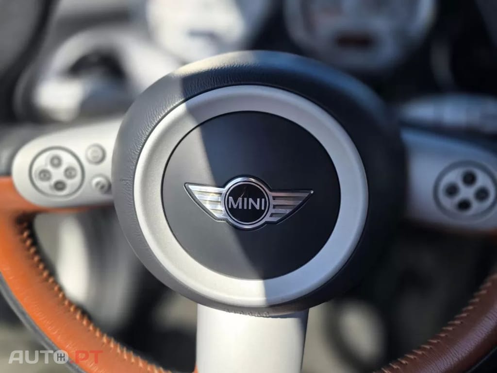 MINI MINI Cooper S Sidewalk