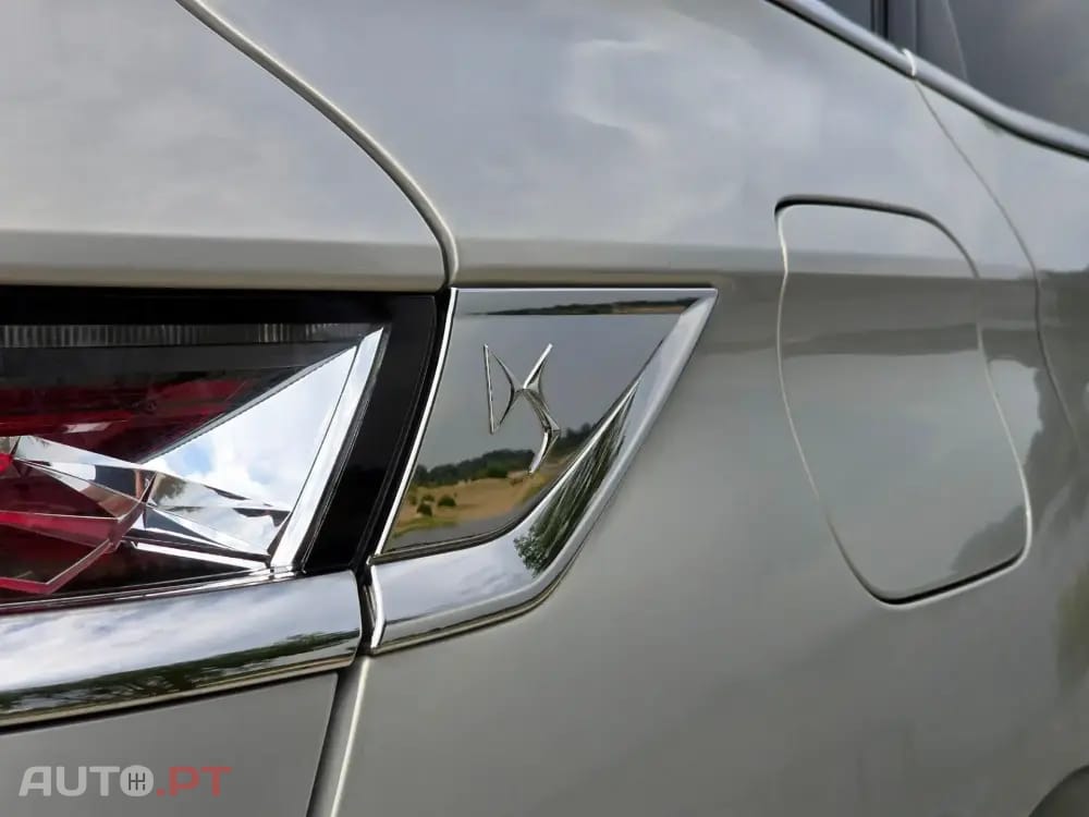 DS DS7 Crossback E-Tense Bastille+ EAT8