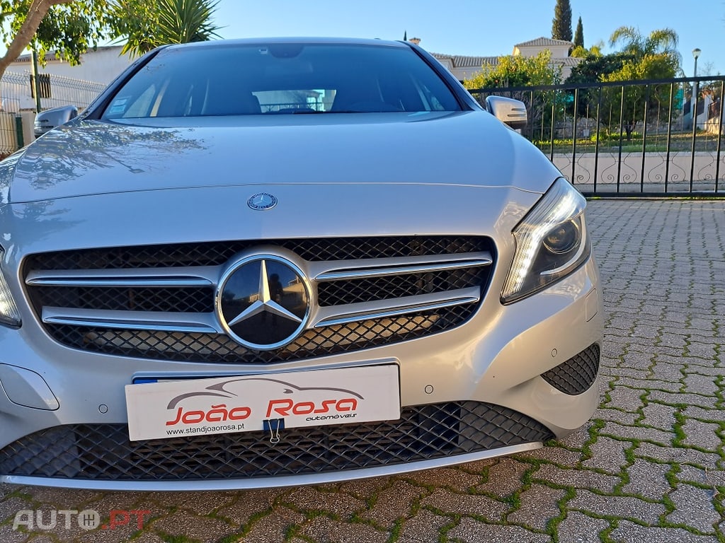 Mercedes-Benz A 180 BlueEFFICIENCY) Urban