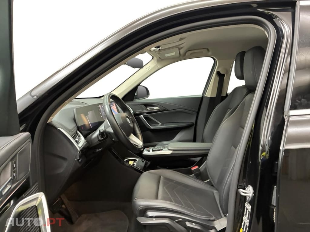BMW iX1 xDrive30 xLine