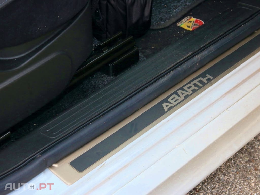 Abarth 595 1.4 T-Jet Competizione