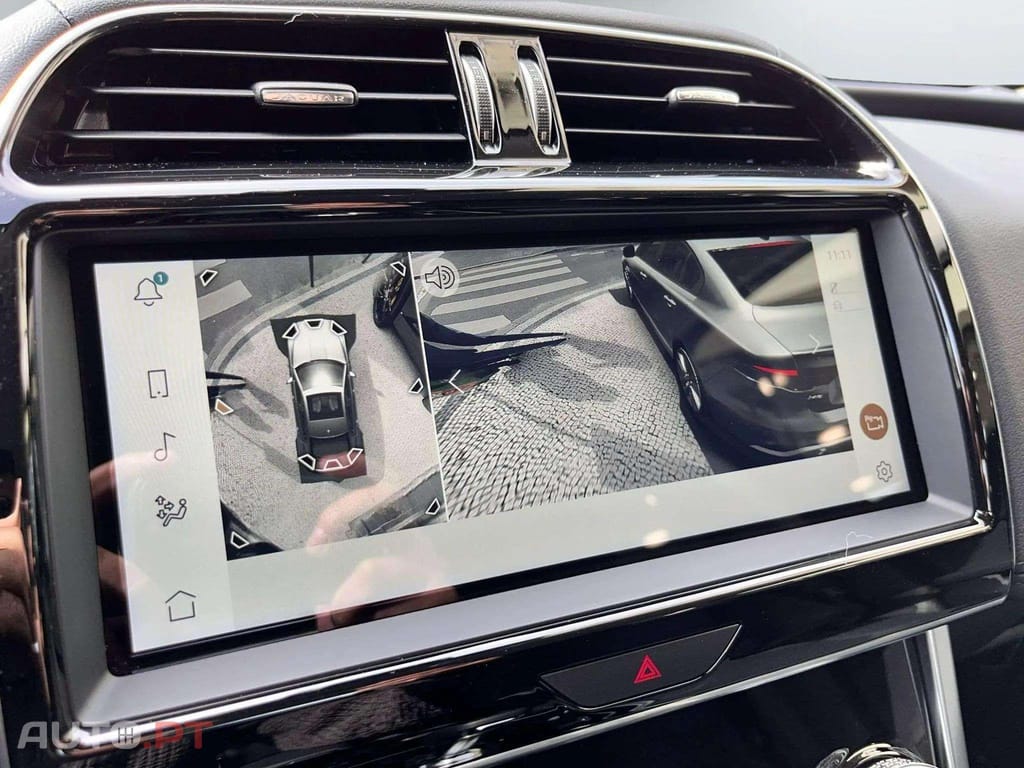 Jaguar XE 200d R Dynamic RED 