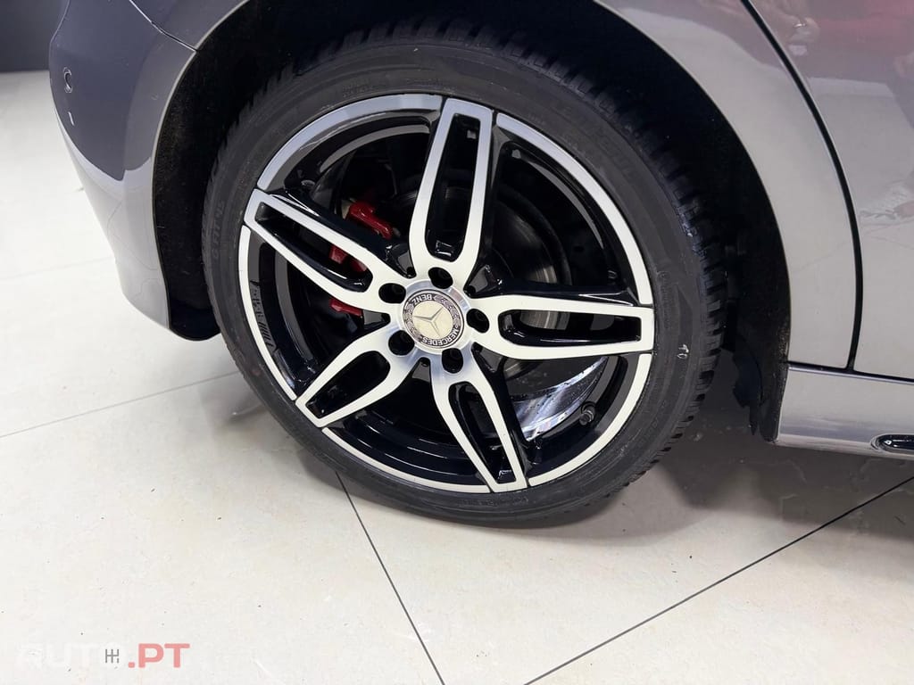 Mercedes-Benz A 180 d AMG Line