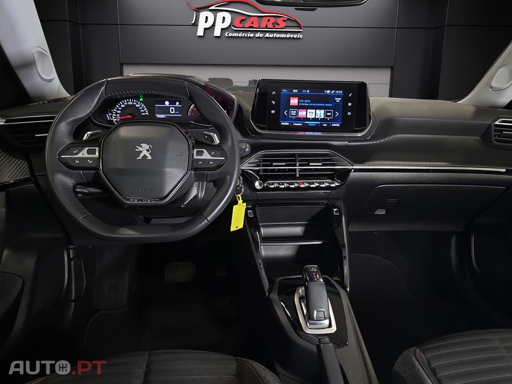 Peugeot 2008 1.2 PureTech Active Pack EAT8