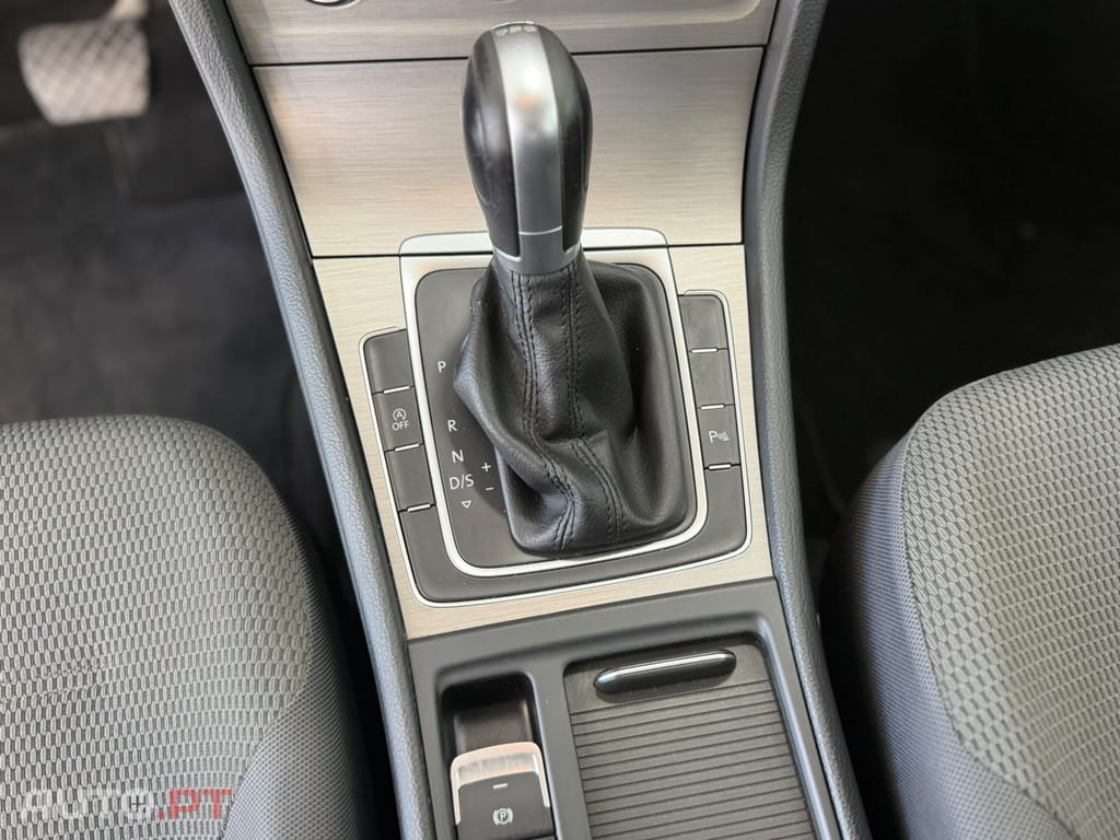 Volkswagen Golf 1.6 TDi Confortline DSG
